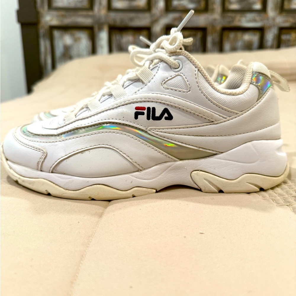 Fila white sneakers, 7.5 W, EUC. Very clean, good tread. silver inset detail.​